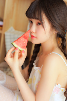 《与我同眠》电影